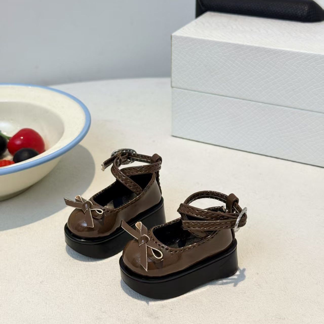 Vintage Collectible Accessories - Kaffeebraune Schleifen-Plattform-Puppenschuhe, Glänzendes PU-Leder, Vintage-Lolita-Schuhzubehör für