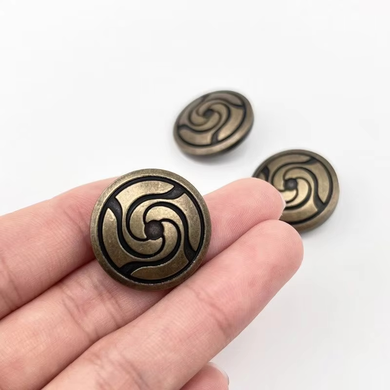 1/2/3/4 Stück Anime-Knöpfe Vin – Vintage Collectible Accessories Bewertung und Preis